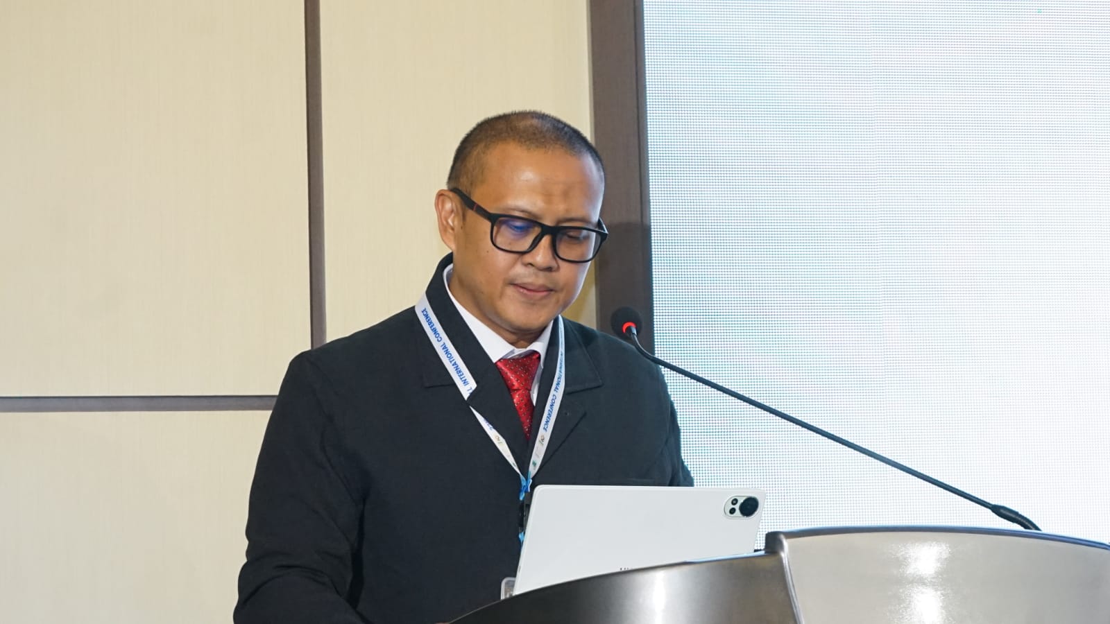 Dr. Lala Bumela Sudimantara